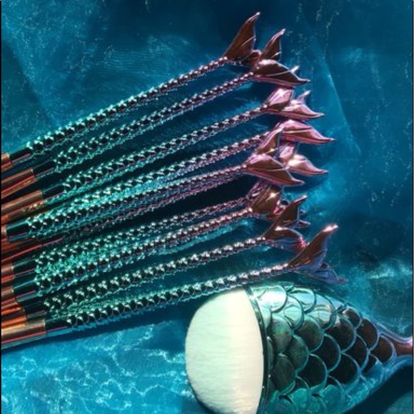 Mermaid makeup brushes - Picture 2 of 2